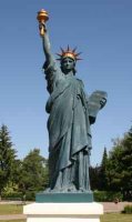 Statue de la liberté sur la Base de Semoutiers