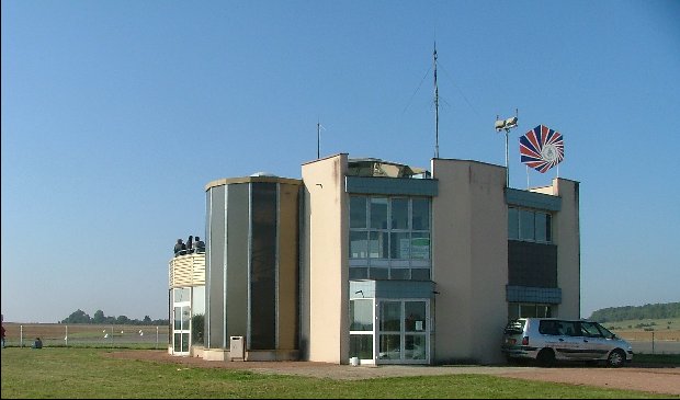 Tour de contrôle aérodrome de Chaumont-Semoutiers